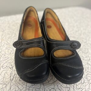 Clarks Black Mary Jane Flats with White Contrast Stitching